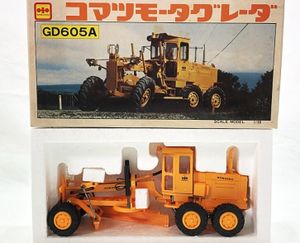 ダイヤペット コマツモータグレーダ GD605A T-74 箱劣化・箱底面に記名塗りつぶし有