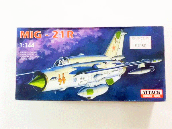 アタックホビー 1/144 MIG-21R