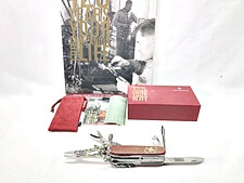 買取 ビクトリノックス　マルチツール125周年記念セット サイバーツール 125th　1.7725.J09　冊子付