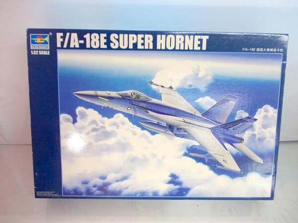 トランペッター 1/32 F/A-18E スーパーホーネット 03204 