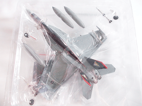 ドラゴン 1/72 F/A-18E スーパーホーネット VFA-31 TOMCATTERS CAG