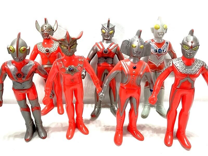 ウルトラマンソフビを高価買取！実家の片付けで見つかった古い人形、落書きがあるソフビも査定対象です