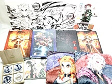 買取 鬼滅の刃 劇場版 鬼滅の刃 無限列車編・遊郭編 銀幕画集 豪華版 パズル等 多数セット