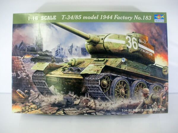 トランペッター 1/16【T34/85 model 1944 Factory No.183】00902