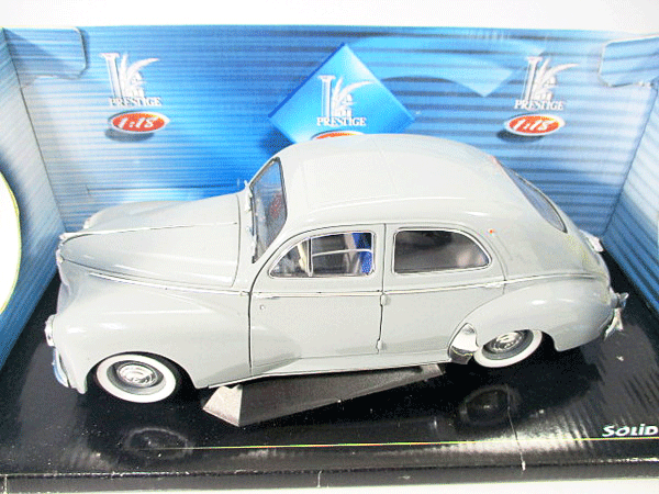 ソリド 1/18 シボレー パネル 1950  ミニカー買取