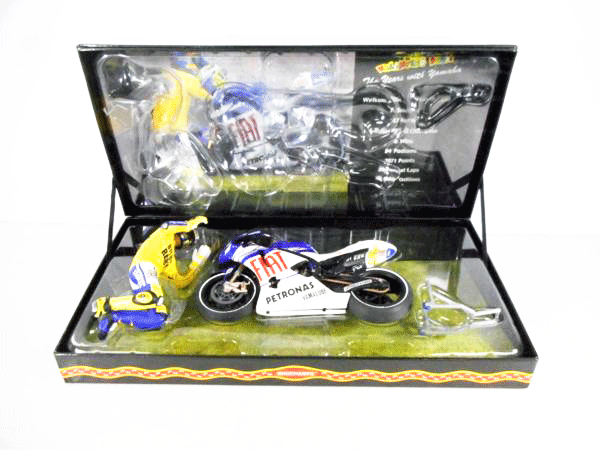 PMA 1/12 ヤマハ YZR-M1 Valentino Rossi Moto GP 2010