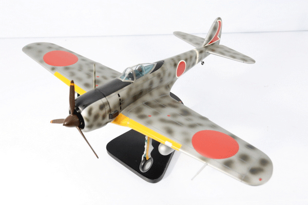 ウイングクラブ<br />
1/32　キ43 隼Ⅱ型