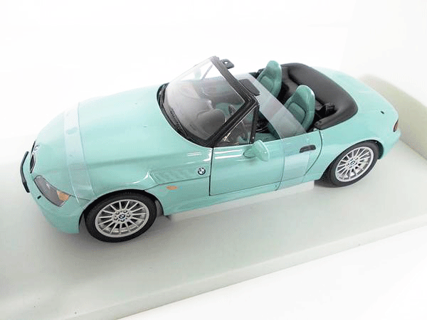 UTモデル 1/18 BMW Z3 ロードスター 2.8