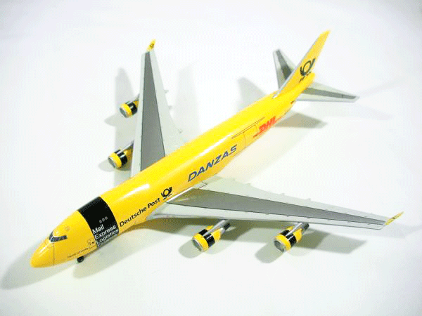 ドラゴン1/400 Deutsch Post B747-400F