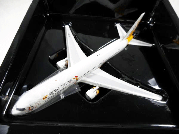 Aero Classics 1/400 ROYAL BRUNEI B767-300