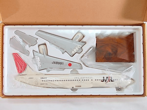 エバーライズ JAL ボーイング737 JA8991