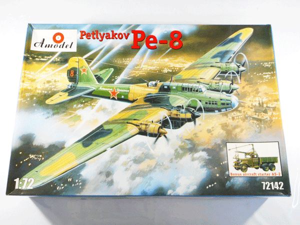 Aモデル 1/72 Petlyakov Pe-8