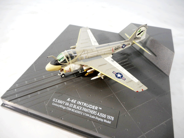 センチュリーウイングス 1/144　A6-E INTRUDER U.S.VAVY VA-35 BLACK PANTHERS AJ500 `1978