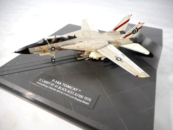 センチュリーウイングス<br />
 1/144　F-14A トムキャット U.S.NAVY VF-41 BLACK ACES AJ100 `1978