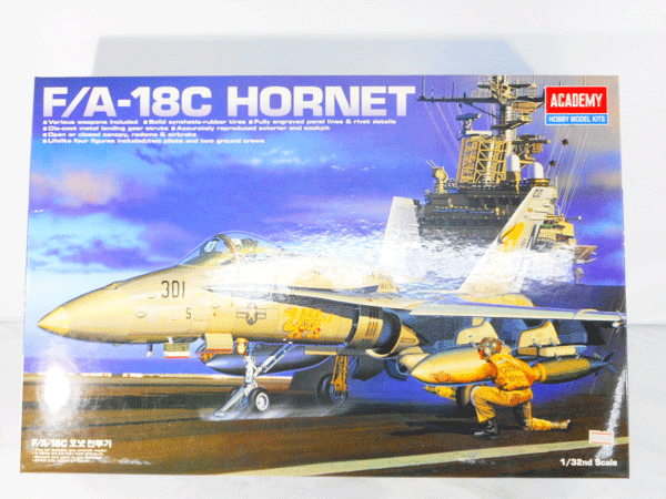 アカデミー 1/32 F/A-18C ホーネット