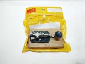 MFJ-553 デラックスウッドベーステレグラフストレートキー 電鍵