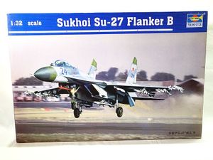 トランペッター 1/32 スホーイ Su-27 フランカーB買取