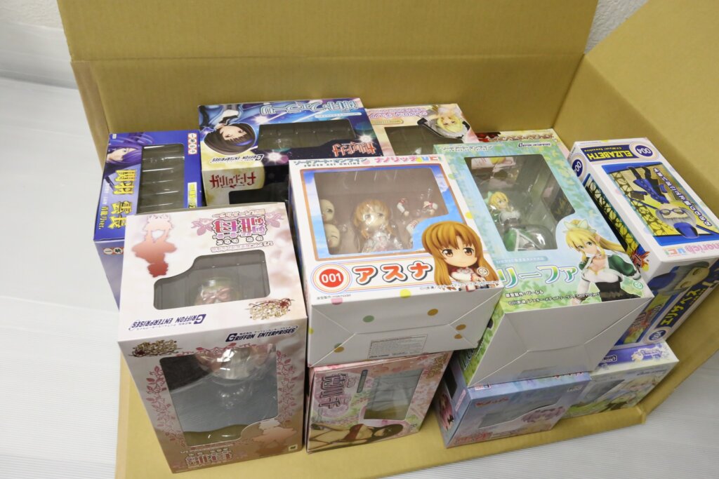 春の引越しで粗大ゴミ待ち?大量のおもちゃは「宅配買取」で解決