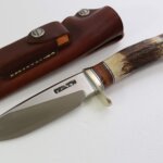 父の死後、形見のナイフを勝手に処分し大後悔。遺品を捨てる前に知るべき落とし穴と、専門店の正しい仕分け方法を解説。当店では買取可能なナイフをしっかり査定し、対象外のものはご返却いたします。処分に迷うナイフの正しい整理法をお届けします。